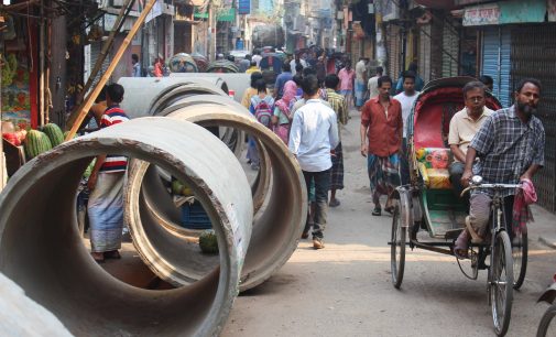 ঢাকার রাস্তা খোড়াখুড়িতে জনদুর্ভোগ চরমে