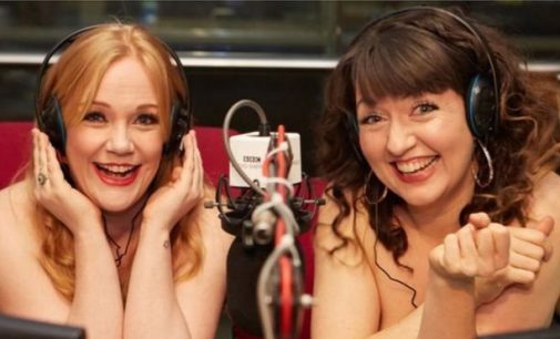 নগ্ন হয়ে অনুষ্ঠান উপস্থাপনা