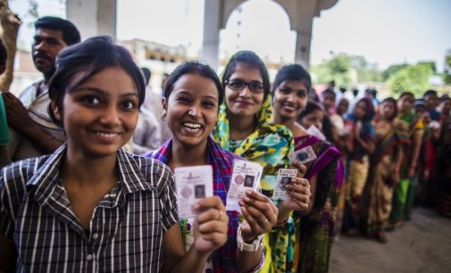 দিল্লির মসনদ কার?