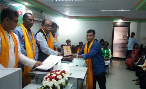 লেখক সম্মাননা পেলেন এম মামুন হোসেন