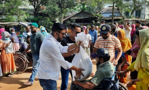 এক বেলা আহার  প্রতিবন্ধী ও শ্রমজীবি ১১০টি  পরিবারকে খাদ্যসামগ্রি বিতরণ